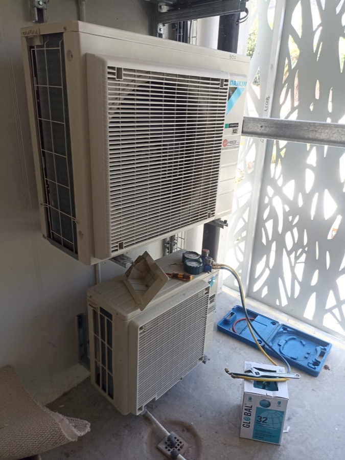 Air conditioning servicing on site