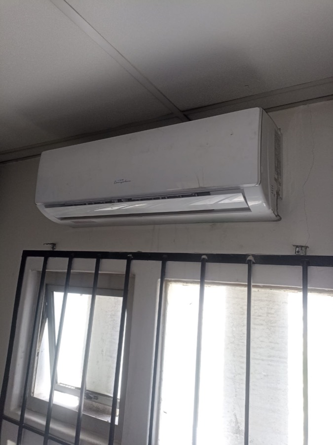 Air conditioning repair and maintenance work